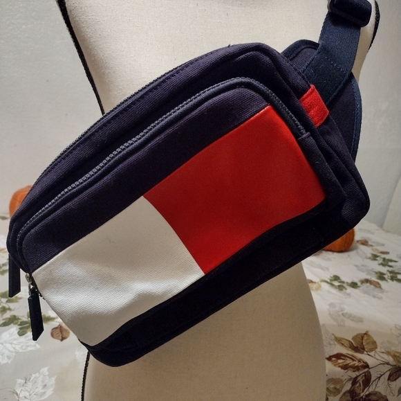 Men's Hayes Colorblocked Canvas Belt Bag Tommy Hilfiger. - Picture 2 of 9